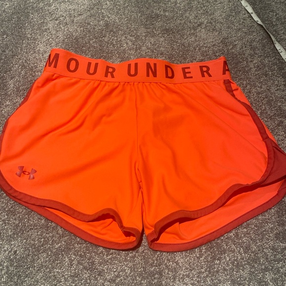 Under armour bright orange training shorts. Elasticated waist size large - Picture 1 of 4